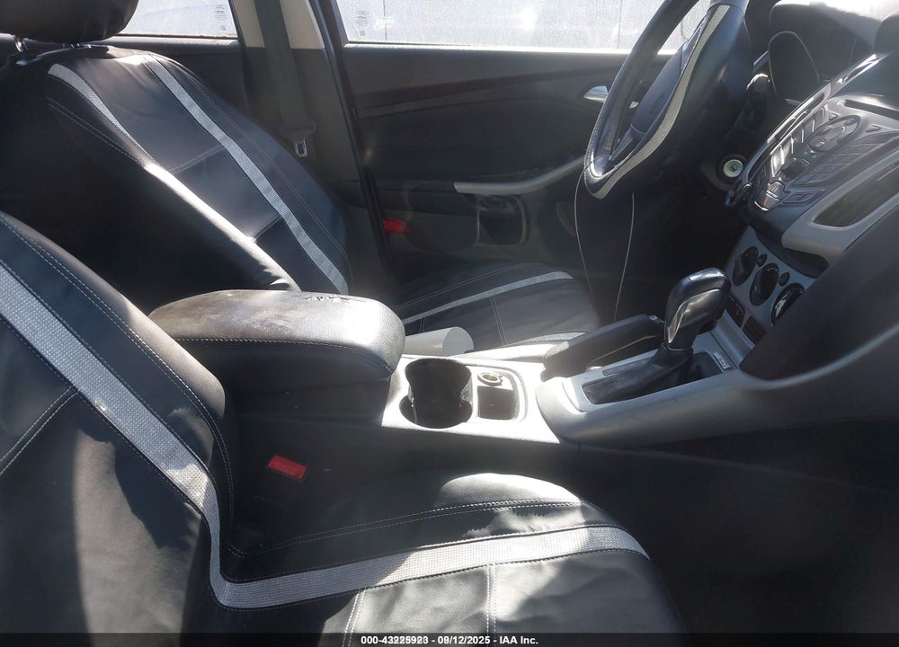 2014 FORD FOCUS SE VIN: 1FADP3F23EL241926