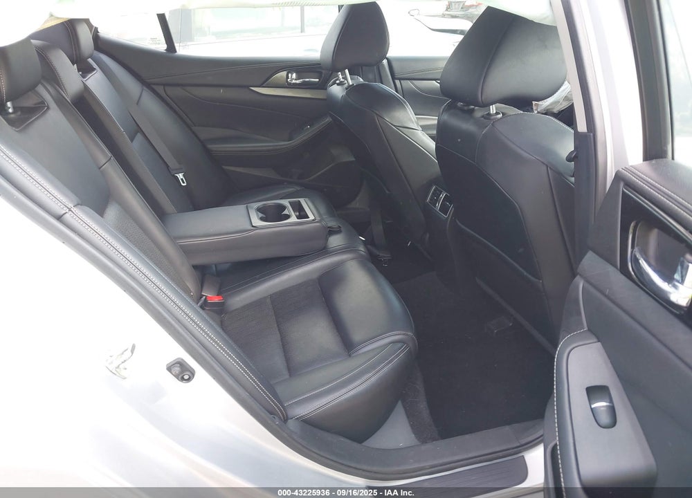 2018 NISSAN MAXIMA VIN: 1N4AA6AP8JC383420