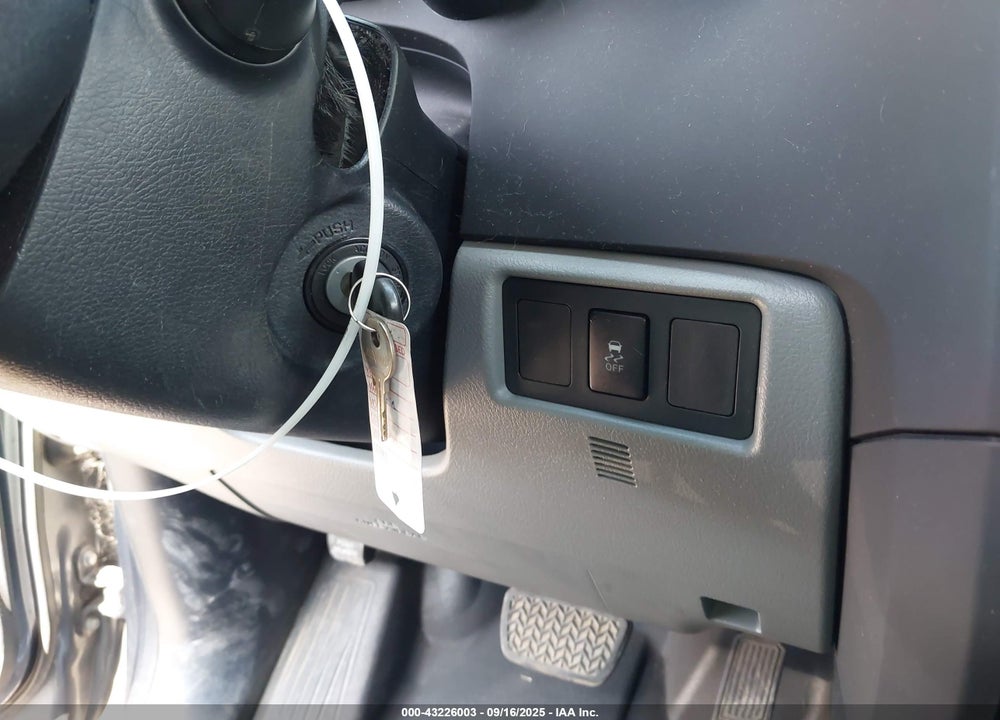 2010 TOYOTA TUNDRA GRADE 5.7L V8 VIN: 5TFUW5F12AX142307