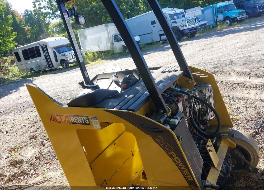 2022 YALE ESC040AD FORKLIFT VIN: C883N06652W