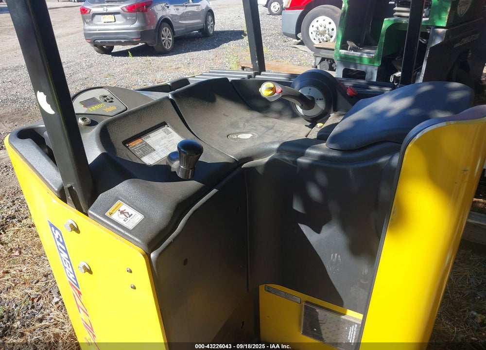 2022 YALE ESC040AD FORKLIFT VIN: C883N06652W