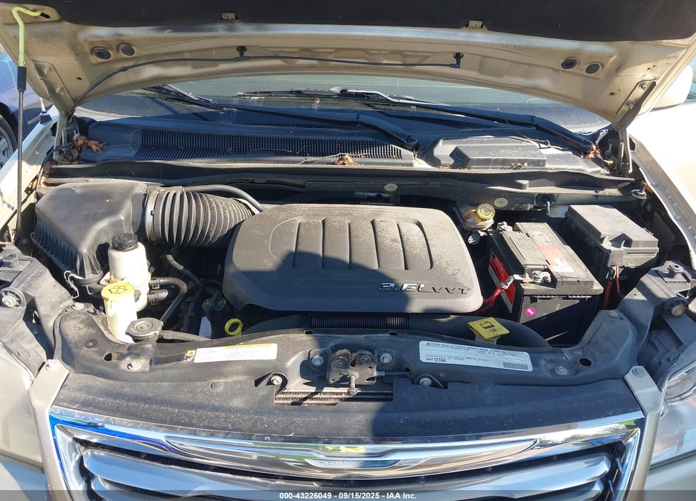 2011 CHRYSLER TOWN & COUNTRY VIN: 2A4RR5DG0BR607830