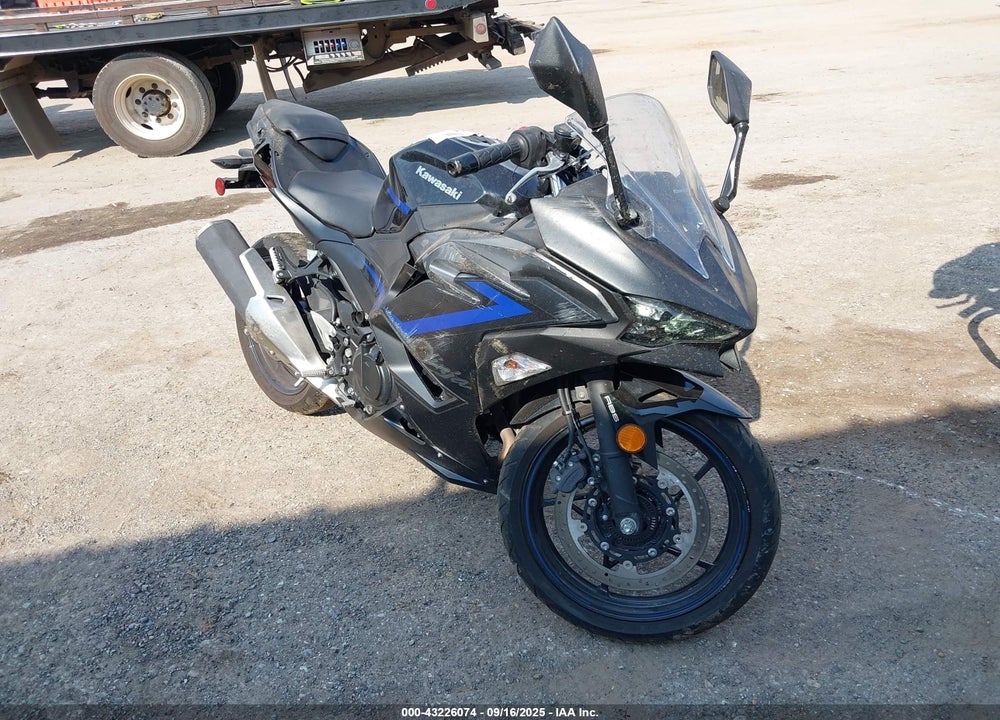 2025 KAWASAKI EX500 VIN: ML5EXGG18SDA56270
