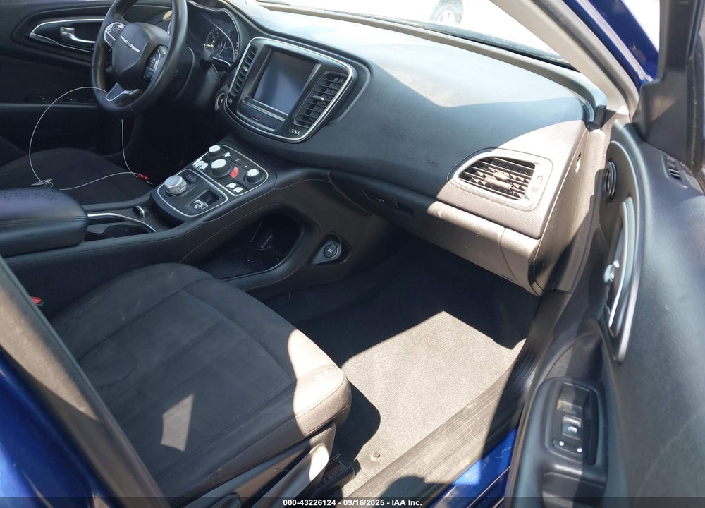 2015 CHRYSLER 200 LIMITED VIN: 1C3CCCAB1FN748228
