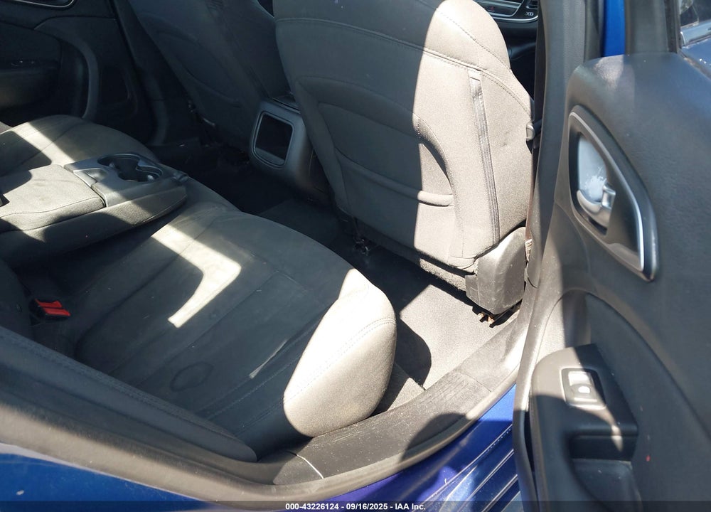 2015 CHRYSLER 200 LIMITED VIN: 1C3CCCAB1FN748228