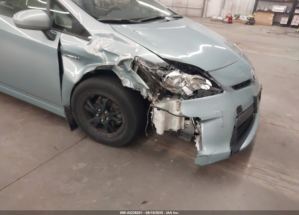 2014 TOYOTA PRIUS TWO VIN: JTDKN3DUXE1764030
