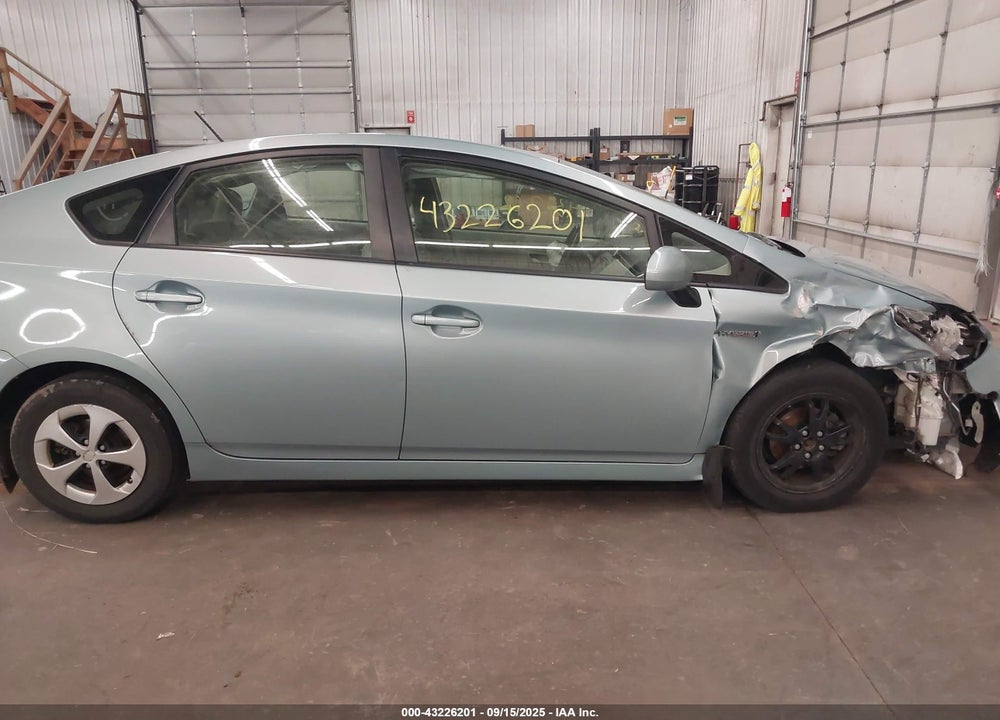 2014 TOYOTA PRIUS TWO VIN: JTDKN3DUXE1764030