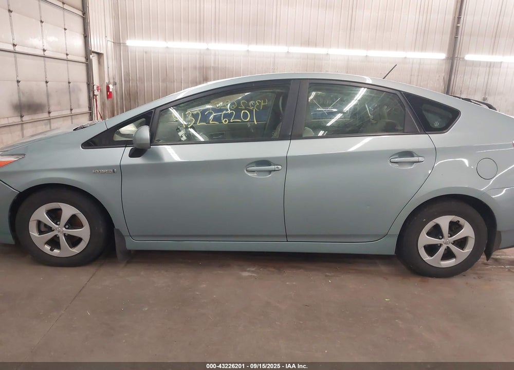 2014 TOYOTA PRIUS TWO VIN: JTDKN3DUXE1764030
