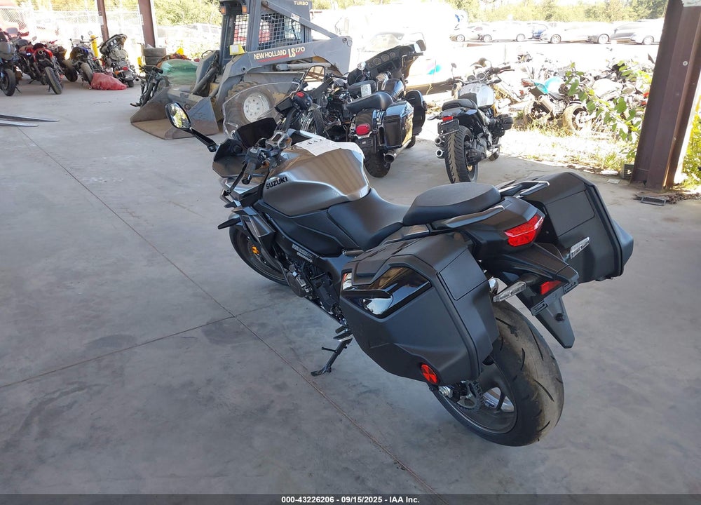 2025 SUZUKI GSX1000 GT/GT+ VIN: JS1EK12B0S7100267