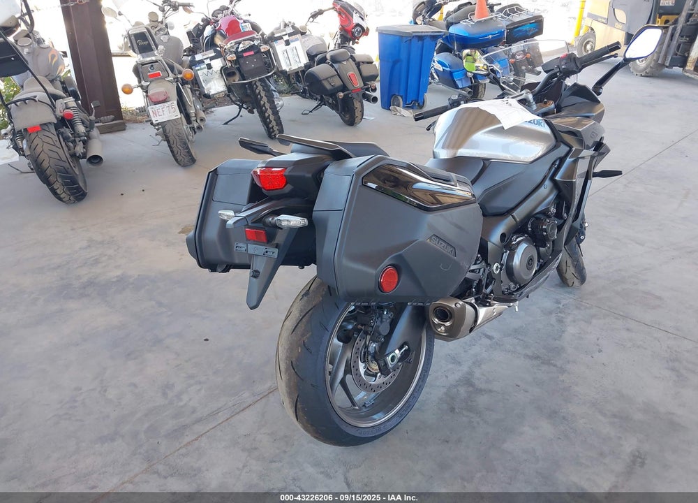 2025 SUZUKI GSX1000 GT/GT+ VIN: JS1EK12B0S7100267