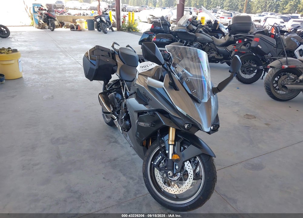 2025 SUZUKI GSX1000 GT/GT+ VIN: JS1EK12B0S7100267