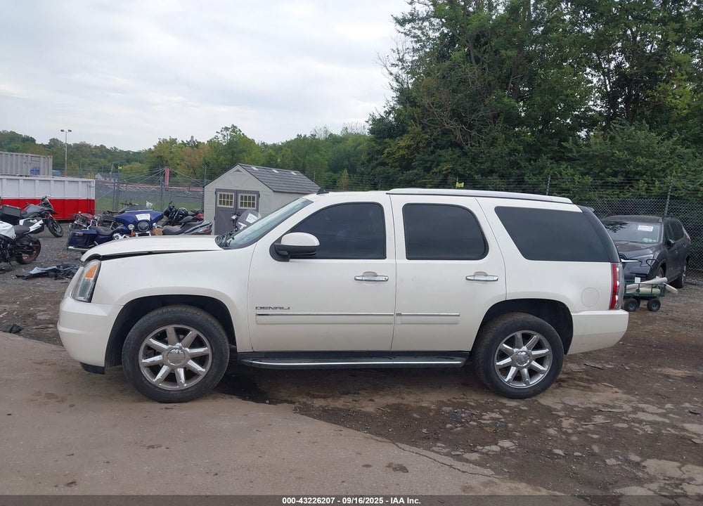 2013 GMC YUKON DENALI VIN: 1GKS2EEF7DR361745