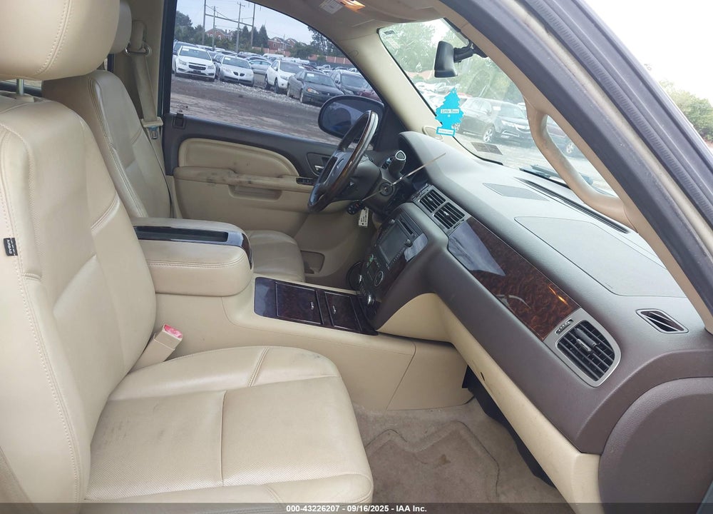 2013 GMC YUKON DENALI VIN: 1GKS2EEF7DR361745
