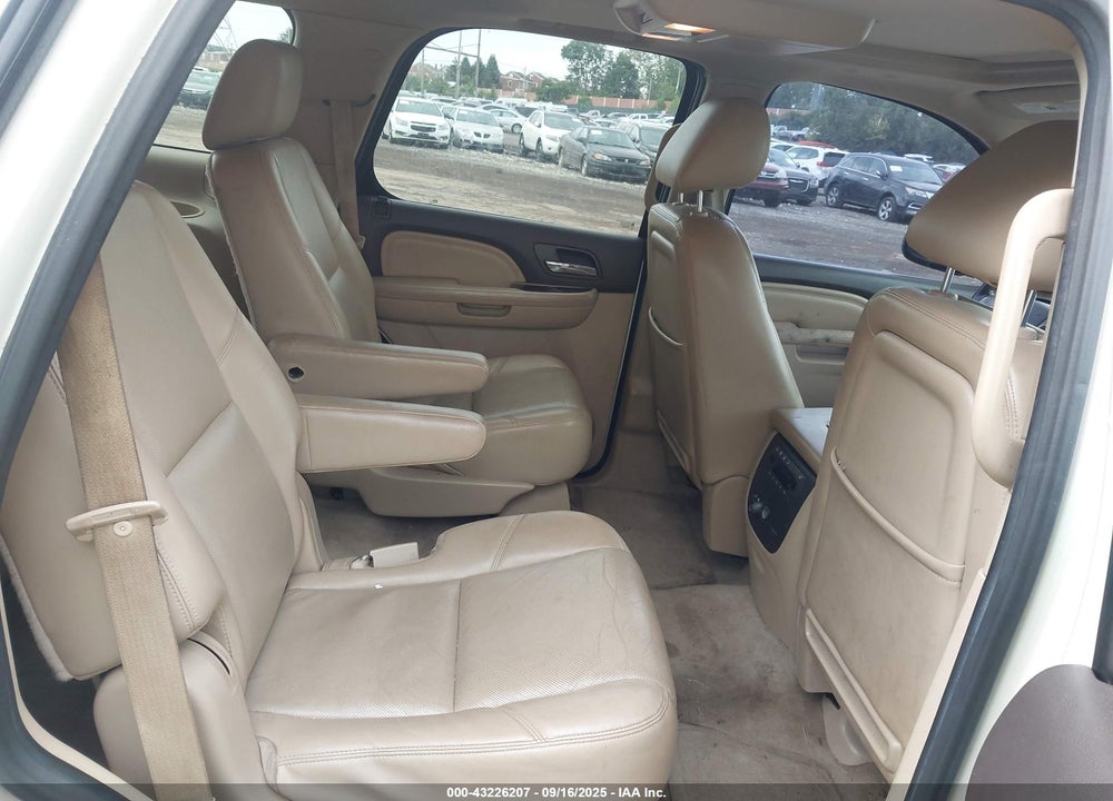 2013 GMC YUKON DENALI VIN: 1GKS2EEF7DR361745