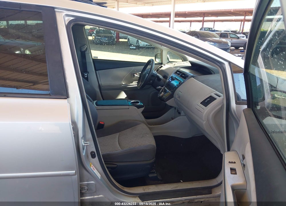 2015 TOYOTA PRIUS V VIN: JTDZN3EU1FJ028933