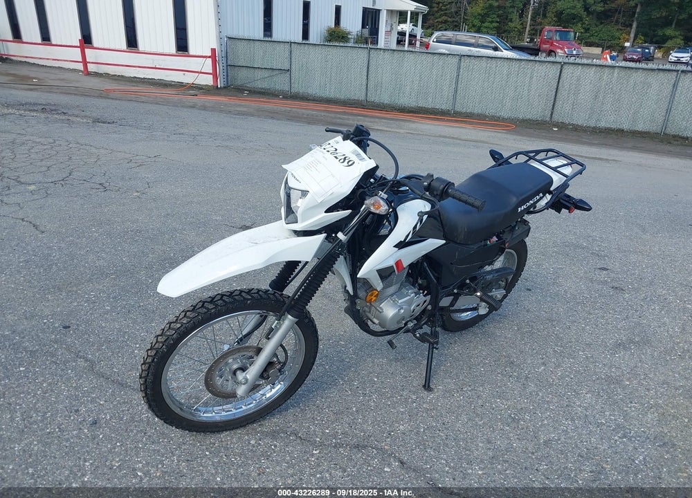 2023 HONDA XR150L E VIN: 3H1KD1310PD005645