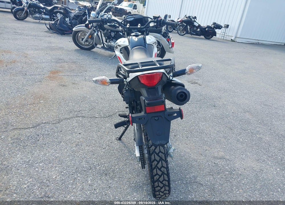 2023 HONDA XR150L E VIN: 3H1KD1310PD005645