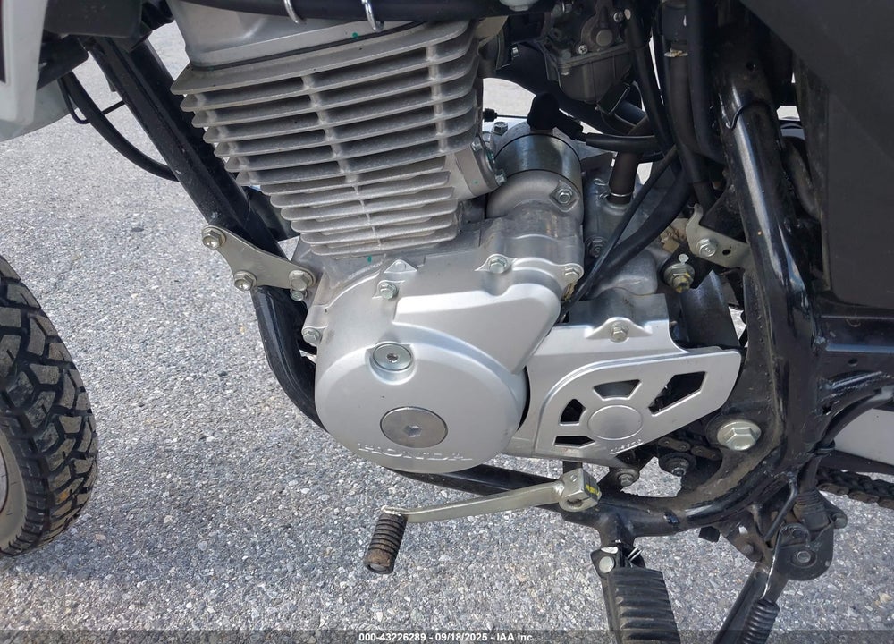 2023 HONDA XR150L E VIN: 3H1KD1310PD005645