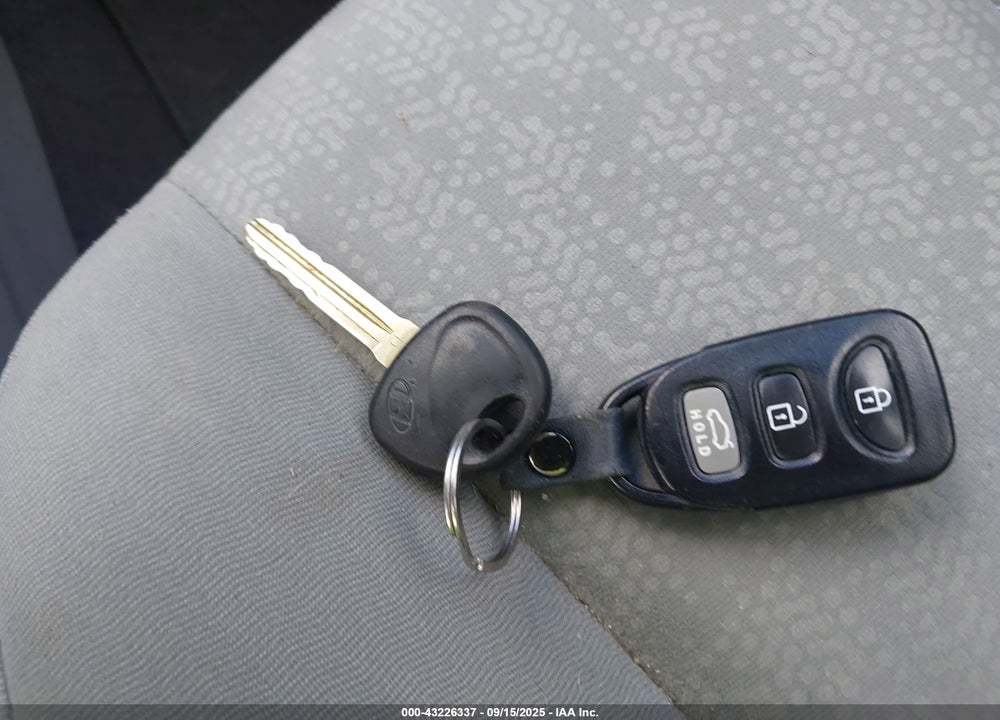 2010 HYUNDAI ELANTRA VIN: KMHDU4AD1AU920479