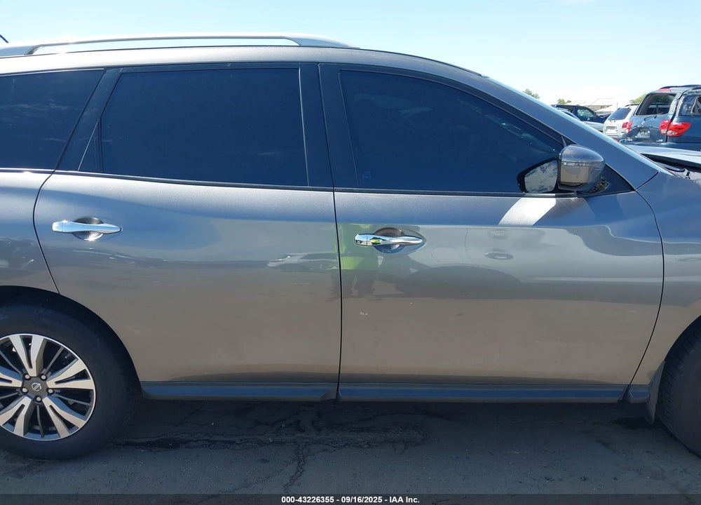 2017 NISSAN PATHFINDER VIN: 5N1DR2MN6HC669839