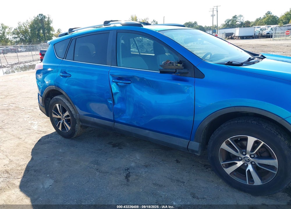 2016 TOYOTA RAV4 XLE VIN: 2T3RFREV8GW492278
