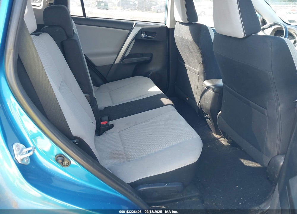 2016 TOYOTA RAV4 XLE VIN: 2T3RFREV8GW492278