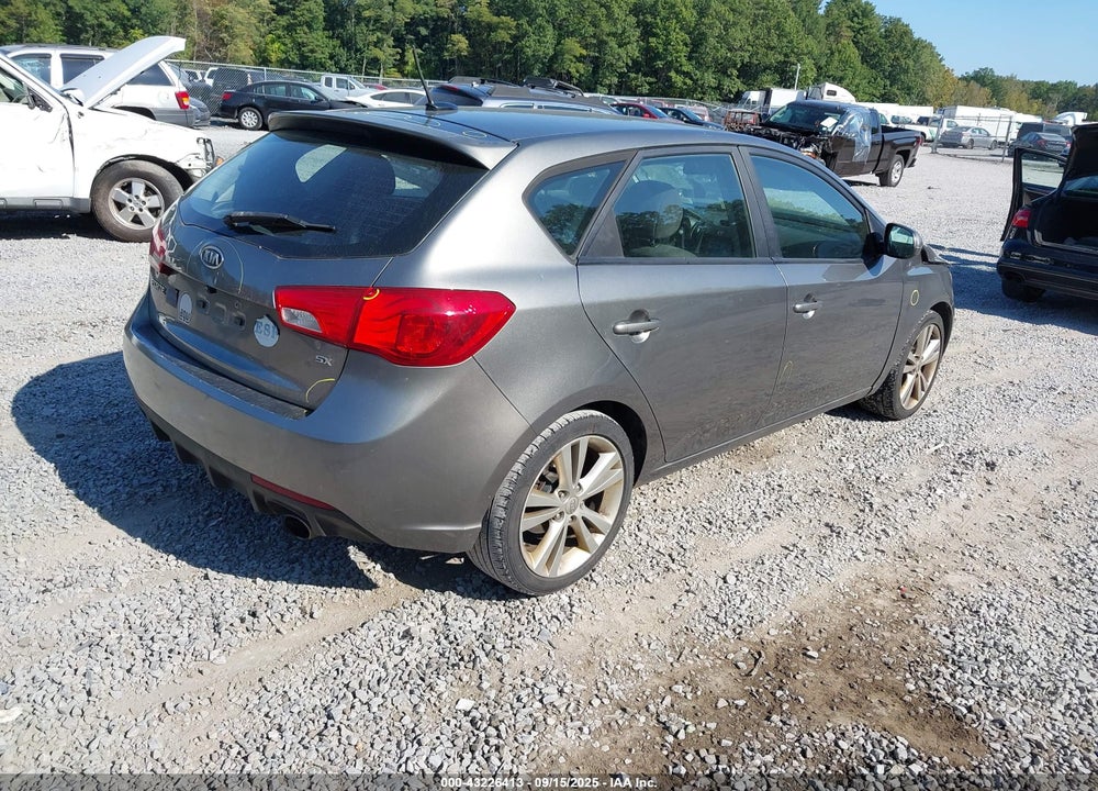 2011 KIA FORTE VIN: KNAFW5A3XB5451051