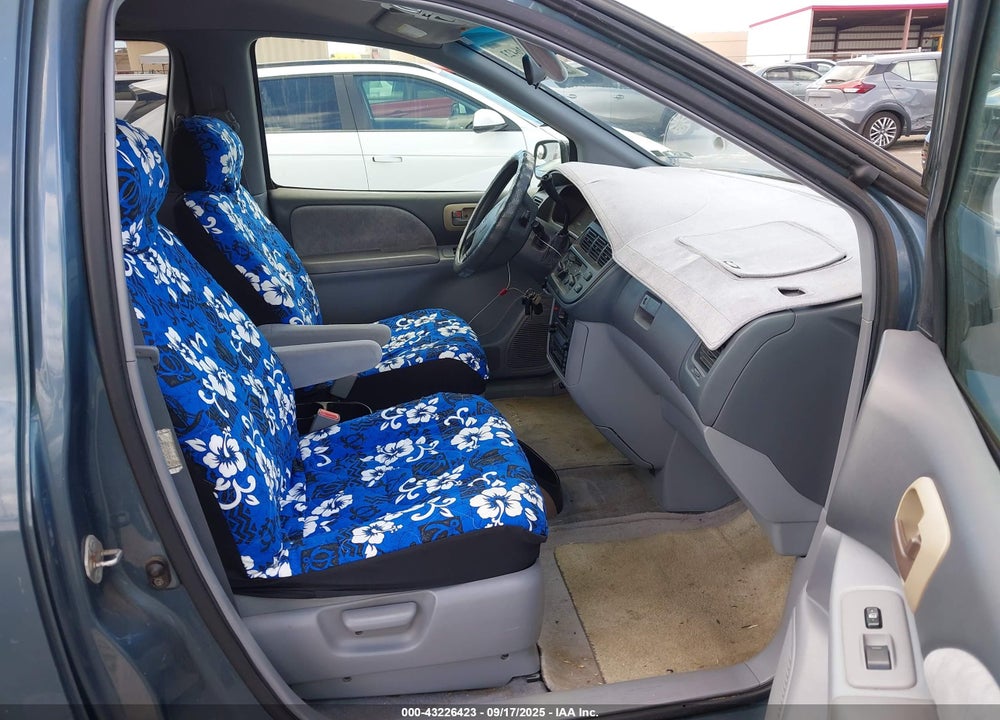 2000 TOYOTA SIENNA LE VIN: 4T3ZF13C9YU262706