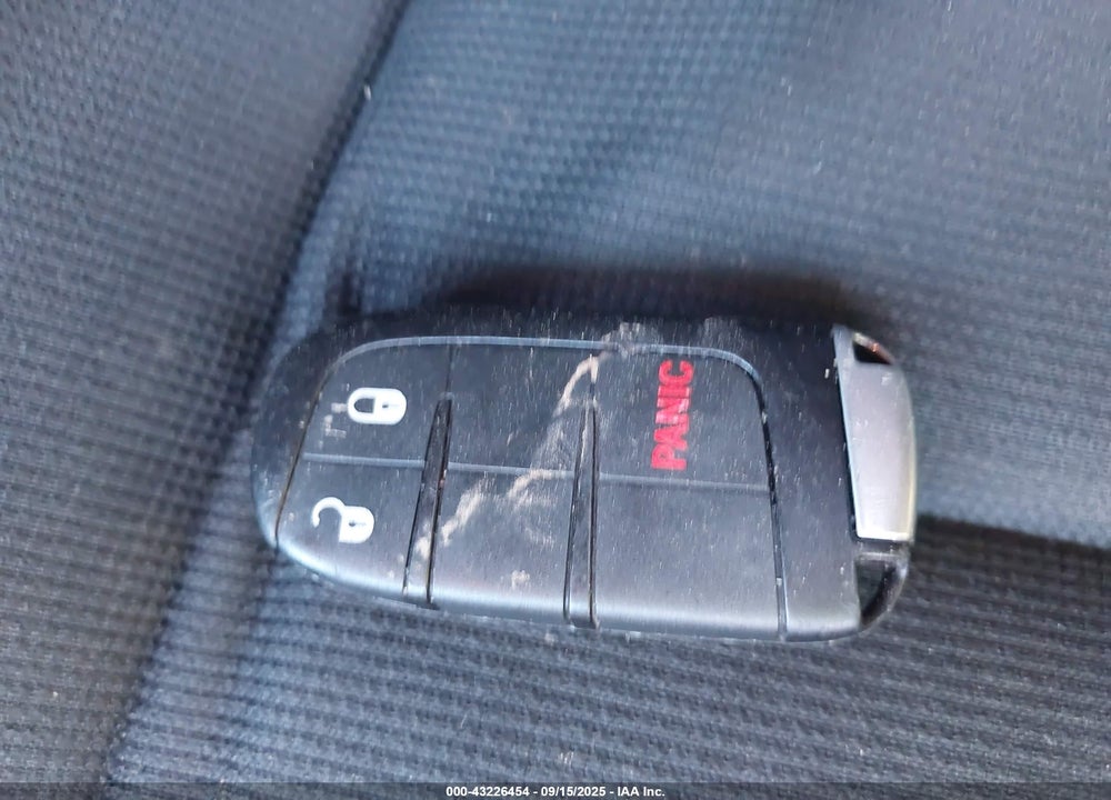 2015 JEEP GRAND CHEROKEE VIN: 1C4RJFAG9FC237581