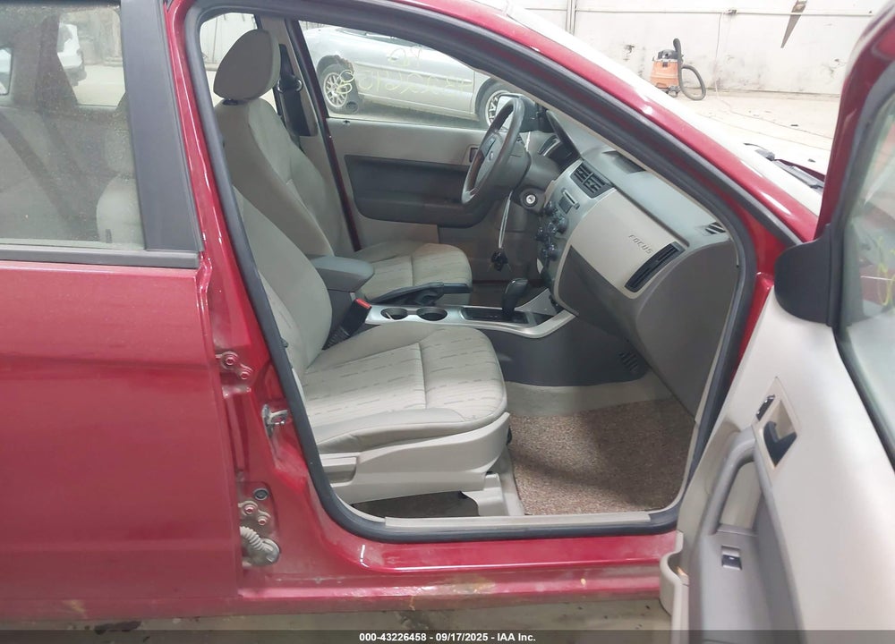 2011 FORD FOCUS VIN: 1FAHP3FN5BW144975