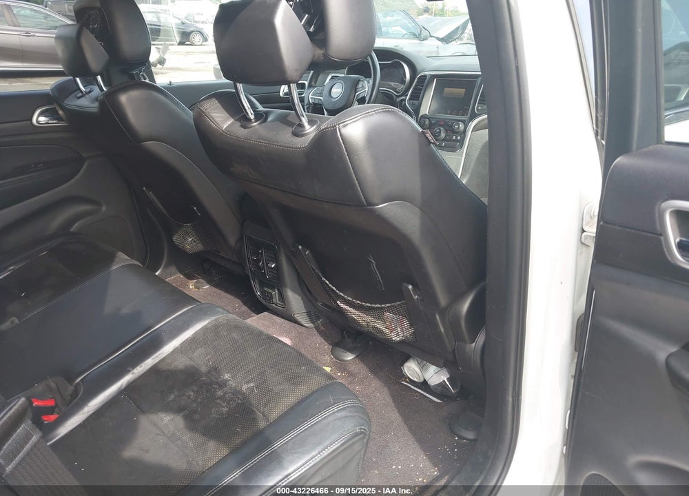 2015 JEEP GRAND CHEROKEE VIN: 1C4RJFAG1FC226526