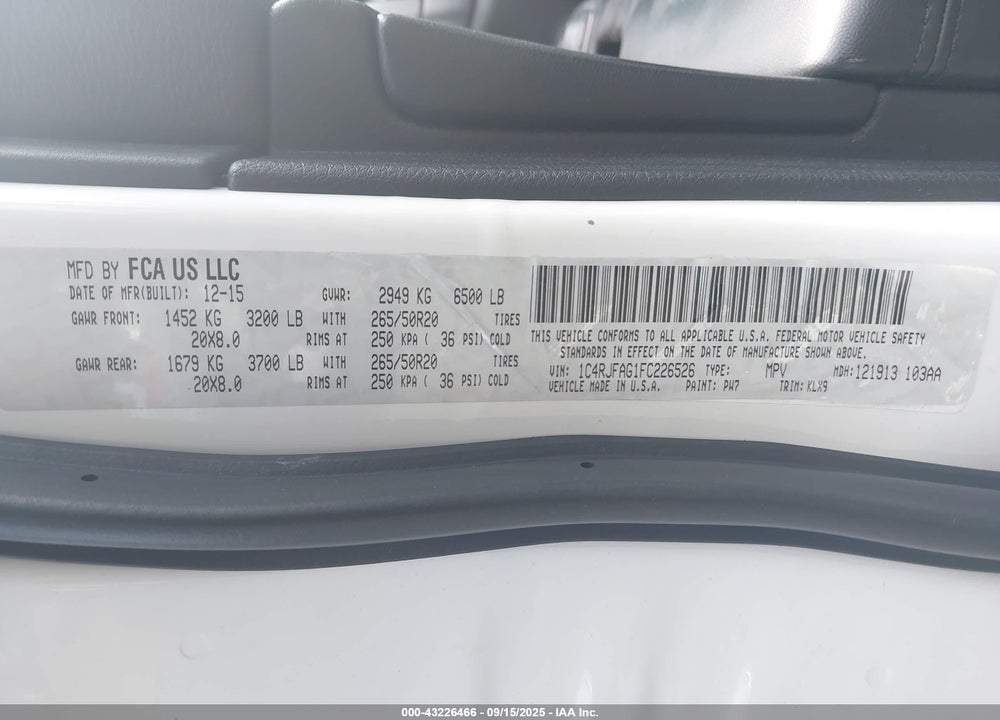 2015 JEEP GRAND CHEROKEE VIN: 1C4RJFAG1FC226526