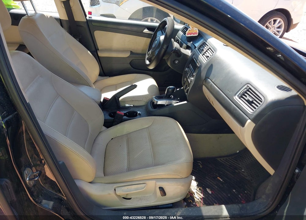 2014 VOLKSWAGEN JETTA 1.8T SE VIN: 3VWD07AJ6EM416816