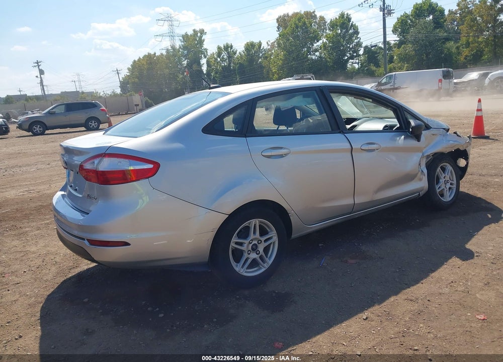 2018 FORD FIESTA VIN: 3FADP4BJ4JM121595