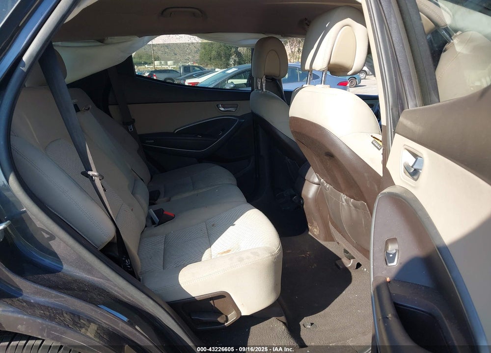2018 HYUNDAI SANTA FE VIN: 5XYZT3LB0JG572372
