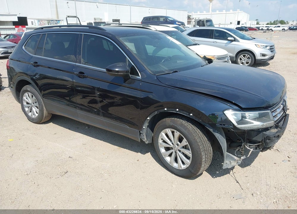 2018 VOLKSWAGEN TIGUAN VIN: 3VV2B7AXXJM016889