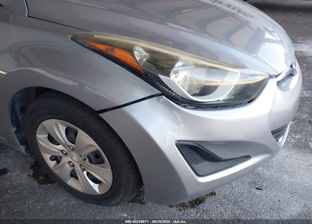 2016 HYUNDAI ELANTRA VIN: 5NPDH4AEXGH677369