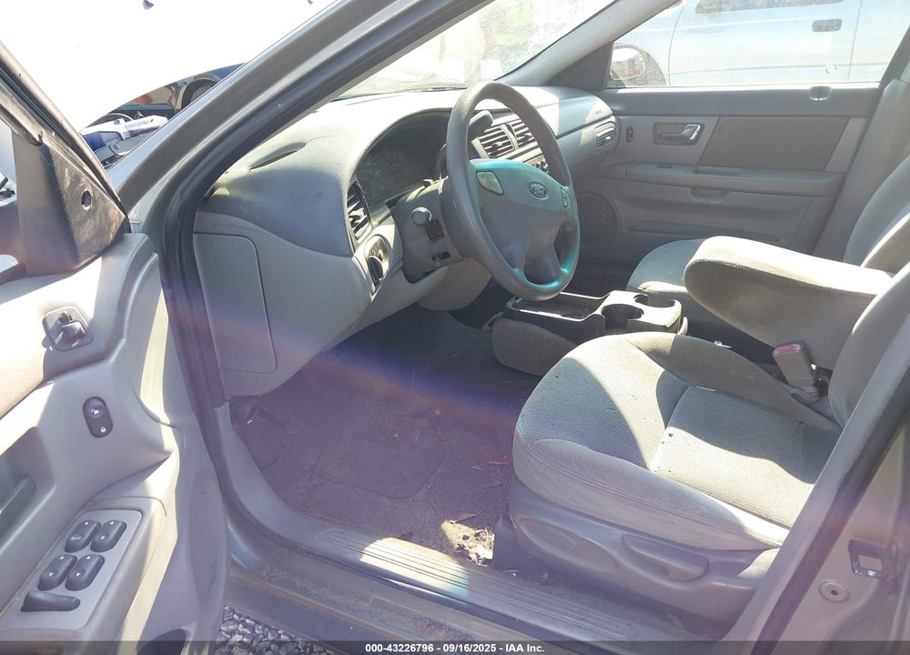 2001 FORD TAURUS SE VIN: 1FAFP53U41A241451
