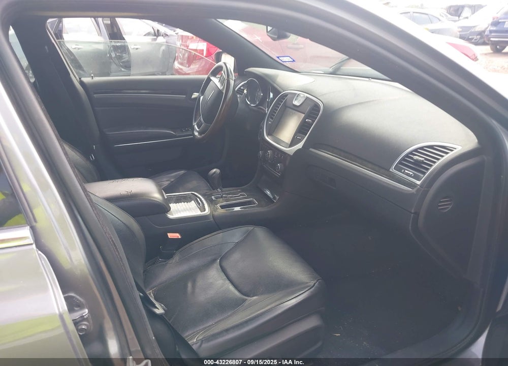 2011 CHRYSLER 300 VIN: 2C3CA6CT8BH598859