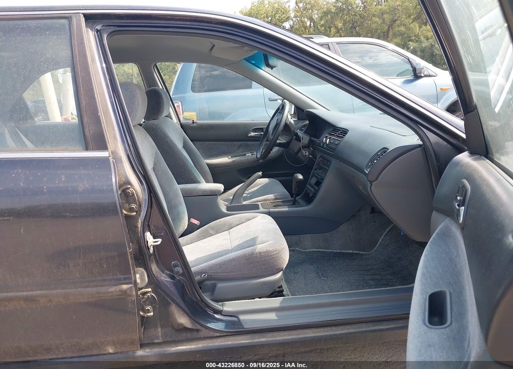 1994 HONDA ACCORD LX/EX VIN: 1HGCD5645RA025543