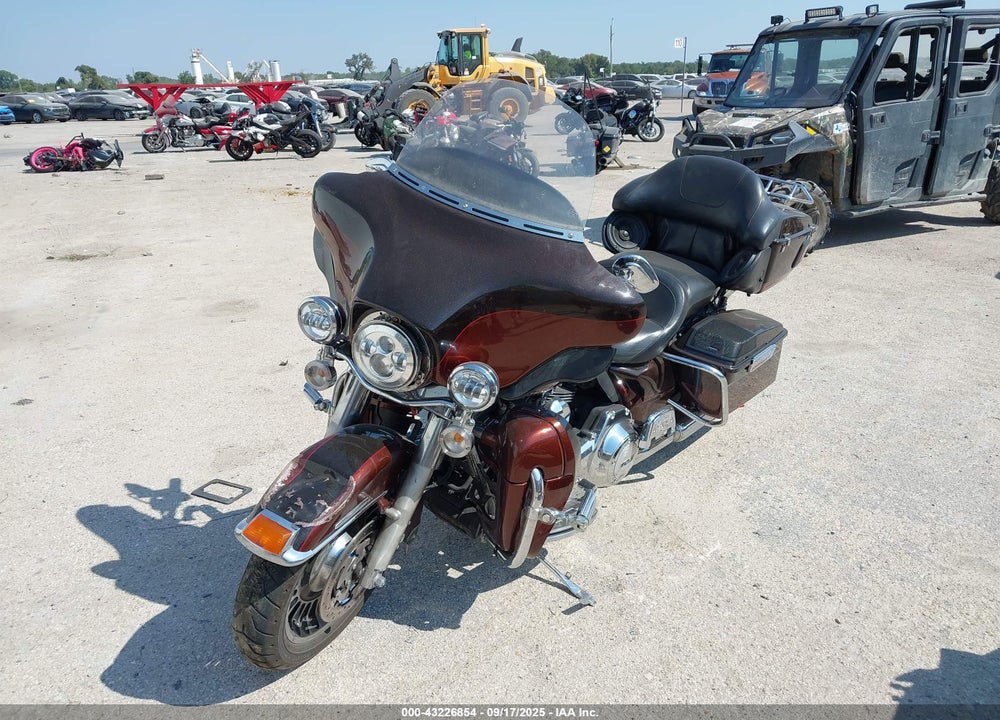 2011 HARLEY-DAVIDSON FLHTK VIN: 1HD1KEM19BB611651