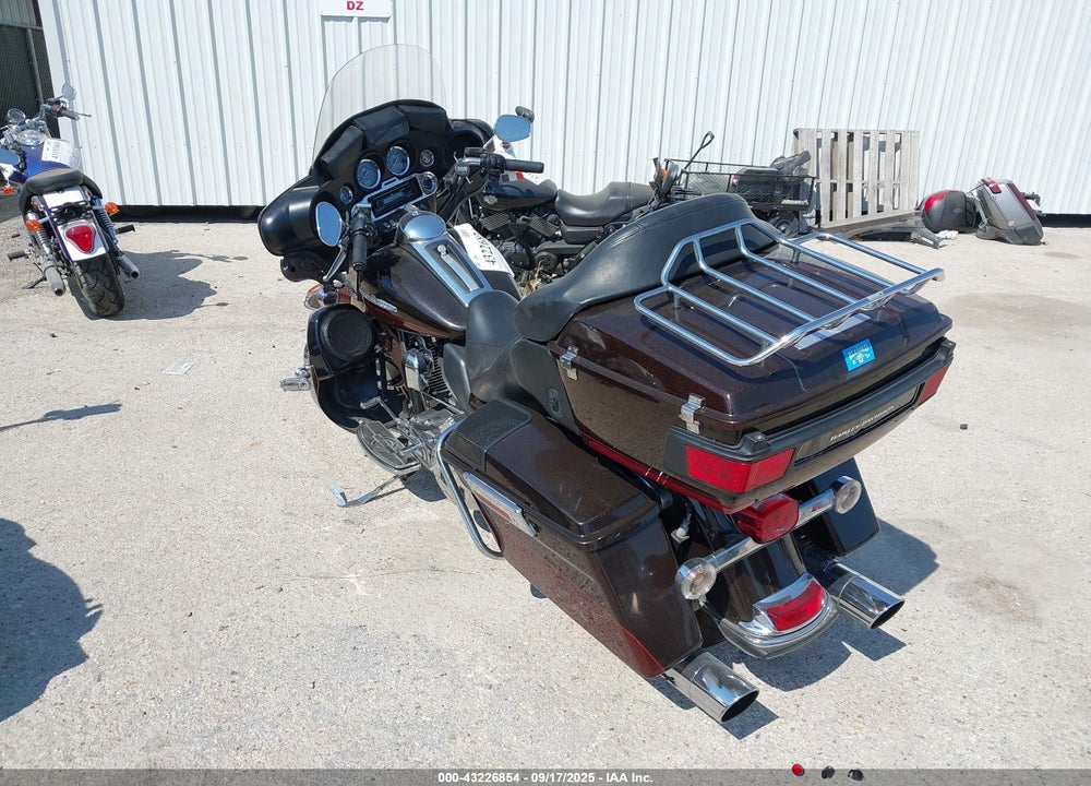 2011 HARLEY-DAVIDSON FLHTK VIN: 1HD1KEM19BB611651