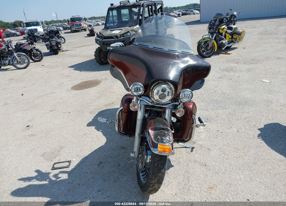 2011 HARLEY-DAVIDSON FLHTK VIN: 1HD1KEM19BB611651