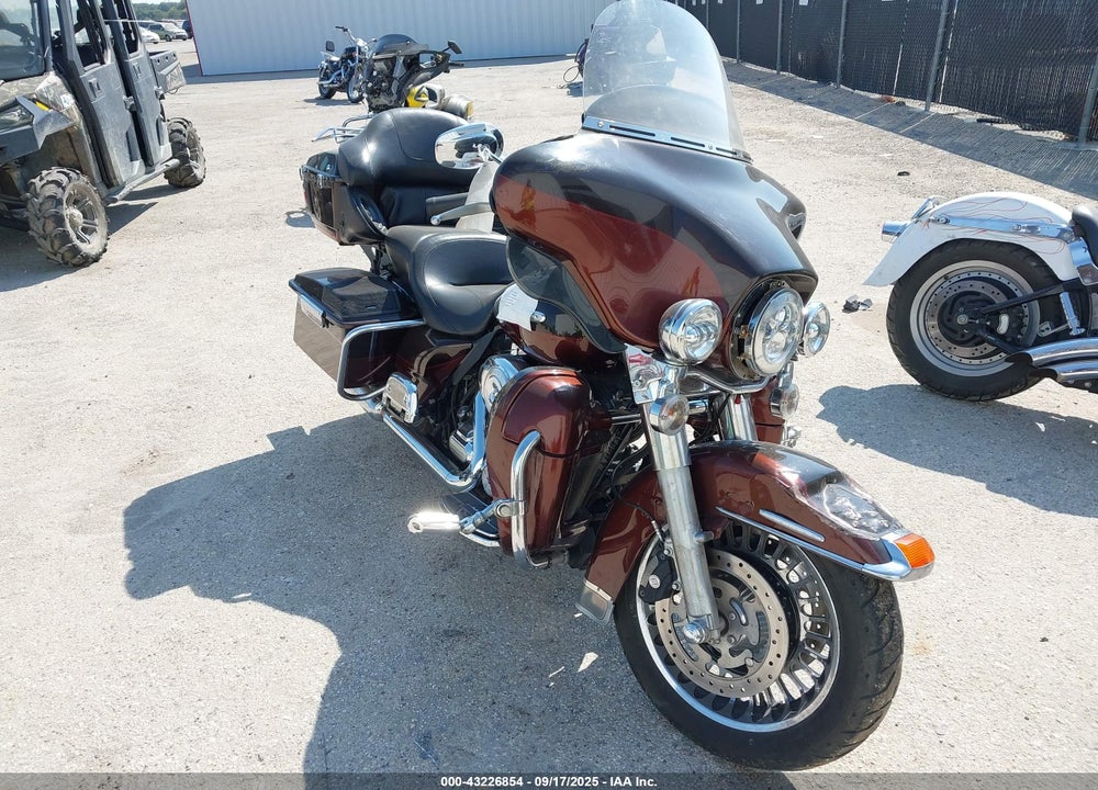 2011 HARLEY-DAVIDSON FLHTK VIN: 1HD1KEM19BB611651
