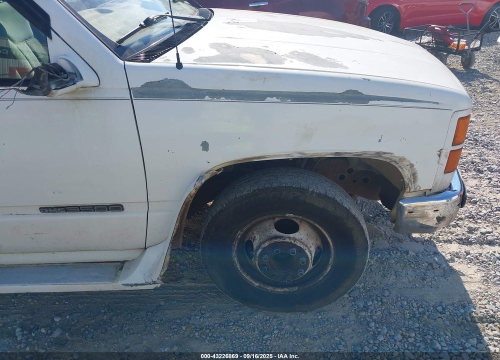 1998 GMC SIERRA 3500 HD SL VIN: 1GTHC39J2WF013698