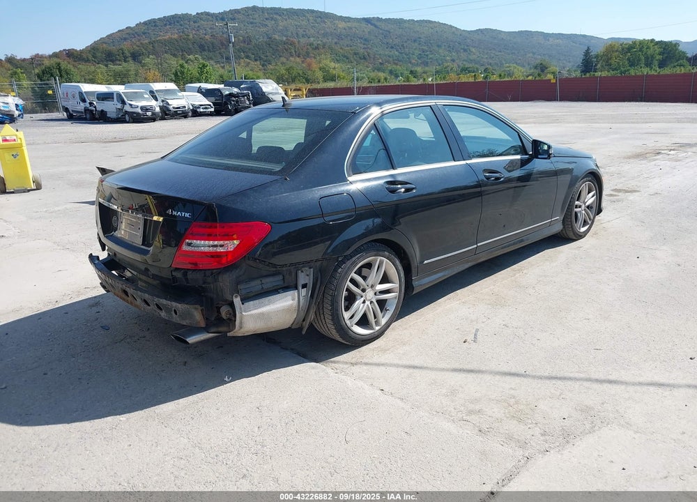 2013 MERCEDES-BENZ C CLASS VIN: WDDGF8AB7DR257093