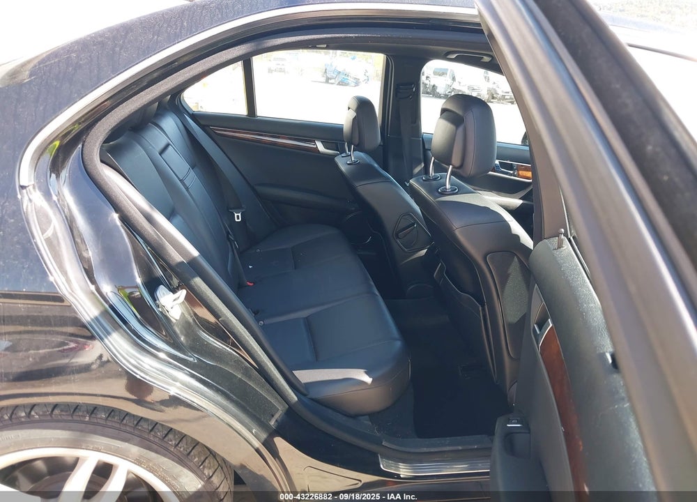 2013 MERCEDES-BENZ C CLASS VIN: WDDGF8AB7DR257093