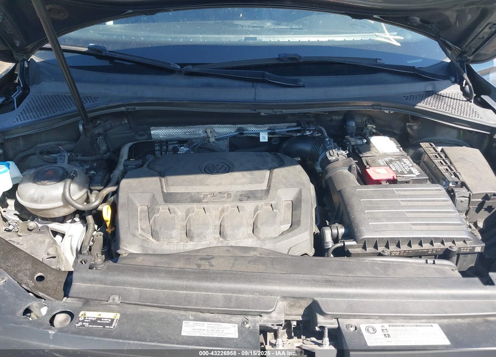 2019 VOLKSWAGEN TIGUAN VIN: 3VV3B7AX6KM127090