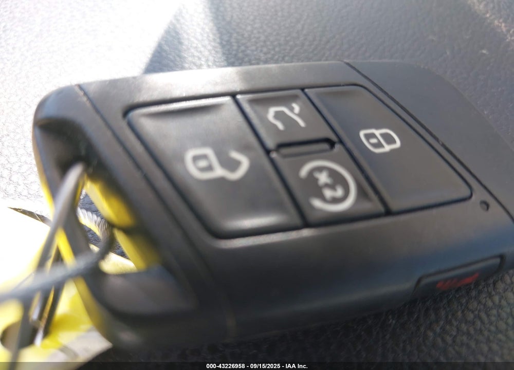 2019 VOLKSWAGEN TIGUAN VIN: 3VV3B7AX6KM127090