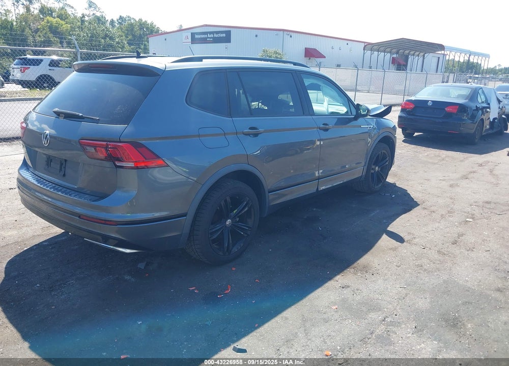 2019 VOLKSWAGEN TIGUAN VIN: 3VV3B7AX6KM127090